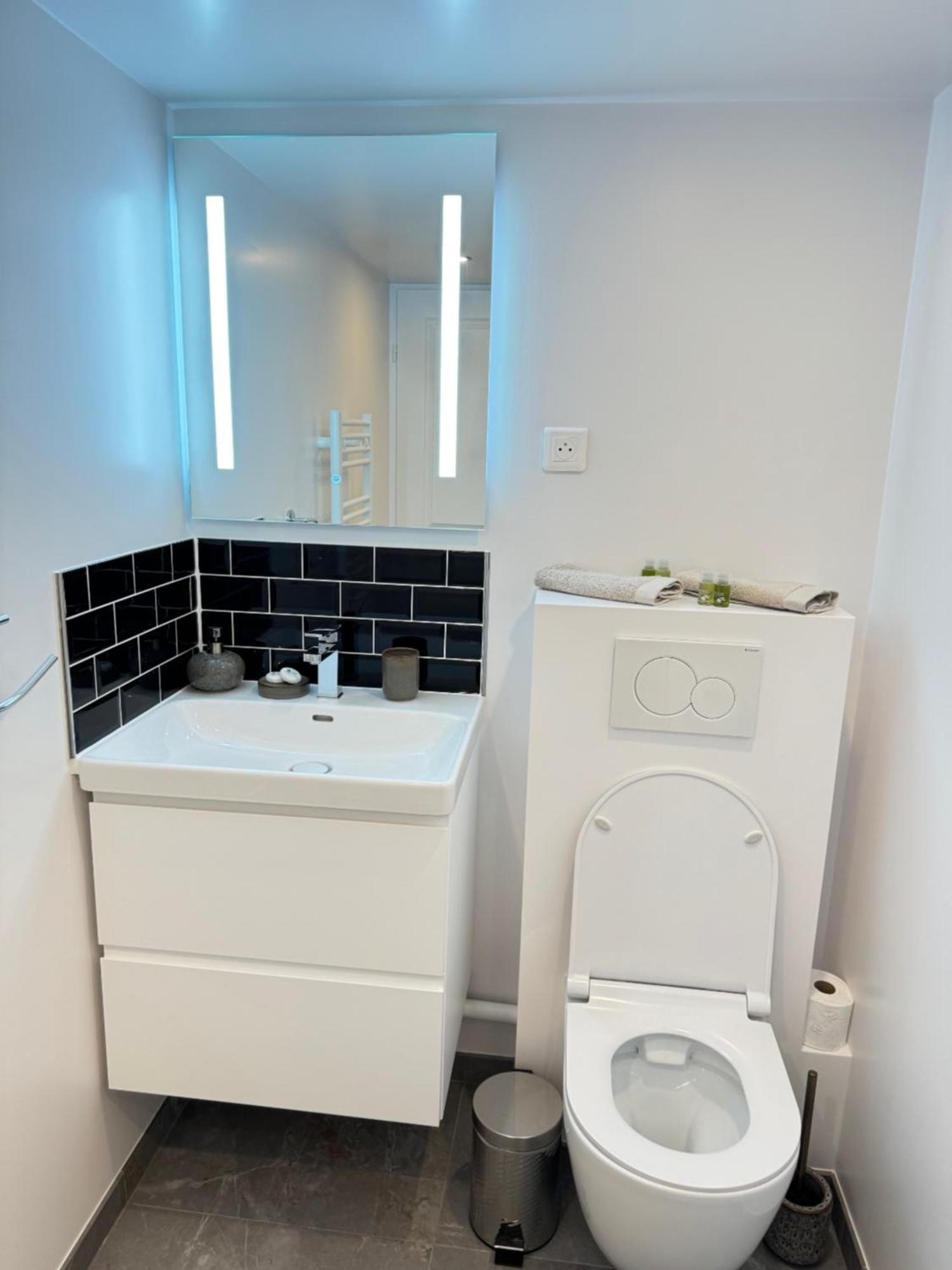 Appartement Chez Zenovia à Paris Extérieur photo